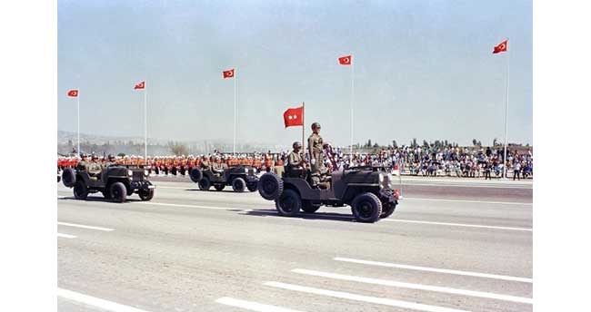 eski-zafer-bayrami-torenlerinden-fotograflar-14