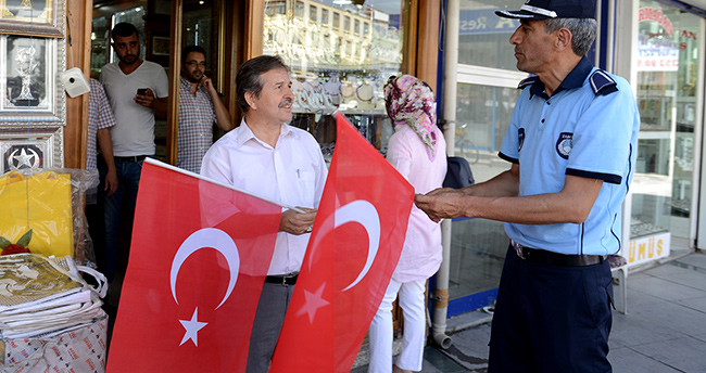 konya-turk-bayraklariyla-donatiliyor-2