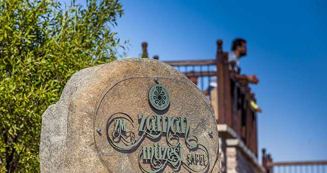 bu-muzeye-giren-zamanda-yolculuk-yapiyor-11
