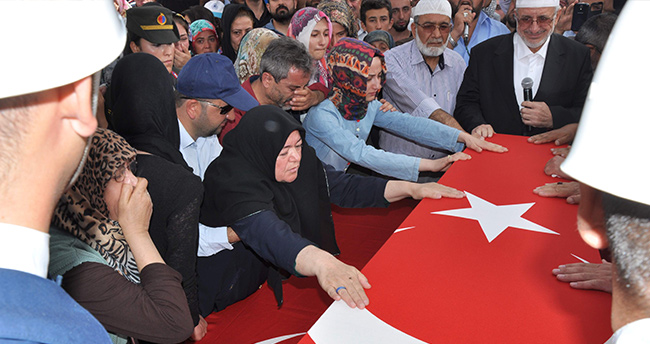 konyali-sehit-resul-coskunun-cenazesi-baba-ocaginda-2