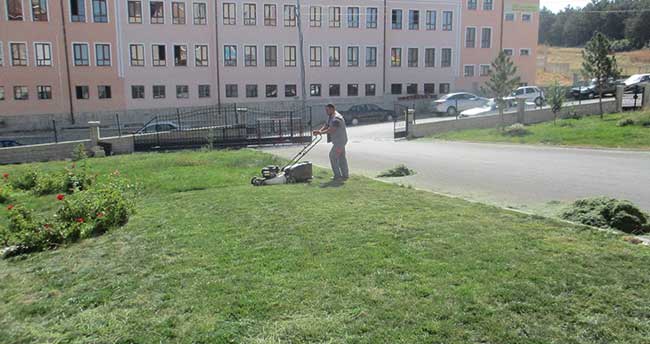 beysehir-belediyesi-okul-bahceleri-icin-seferber-oldu