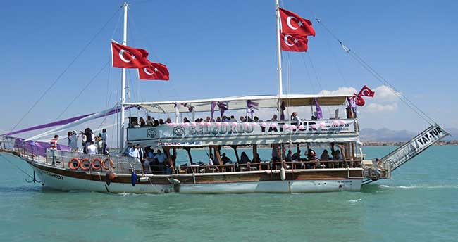 gol-ortasinda-mutluluga-evet-dediler-1