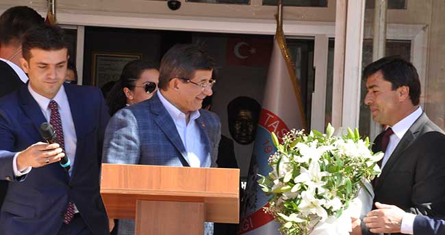 davutoglu-taskenti-ziyaret-etti-1