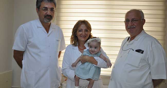 yasamasi-mucize-denilen-minik-alya-herkesi-sasirtti-2