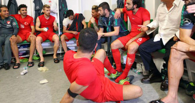 arda-soyunma-odasinda-hem-agladi-hem-aglatti-2