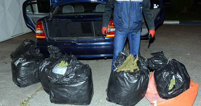 aksarayda-avukatin-kullandigi-aracta-150-kilogram-esrar-ele-gecirildi-2