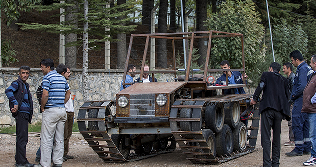 konyada-bir-isci-tank-gorunumlu-paletli-arac-yapti-10