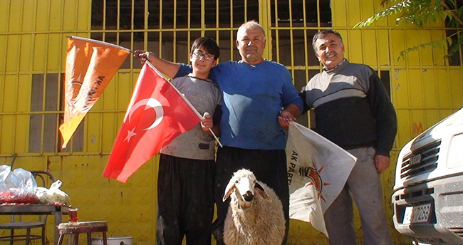 ak-parti-tek-basina-iktidar-olunca-kuzu-kesti-2