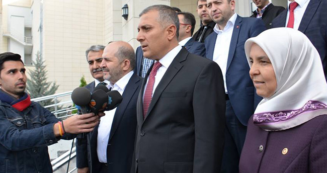 konya-milletvekilleri-mazbatalarini-aliyor-3