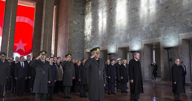 vatandaslar-anitkabire-akin-etti-foto-galeri-4