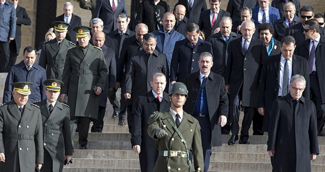 vatandaslar-anitkabire-akin-etti-foto-galeri-11