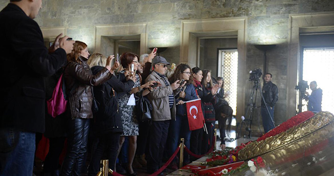 vatandaslar-anitkabire-akin-etti-foto-galeri-31