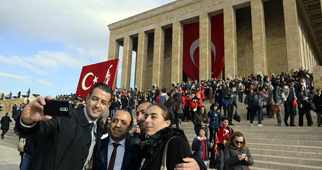 vatandaslar-anitkabire-akin-etti-foto-galeri-48
