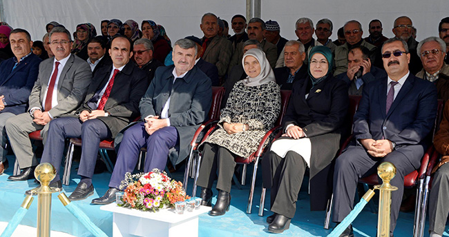 meramda-sosyal-tesis-ve-ticaret-merkezinin-temeli-atildi-3