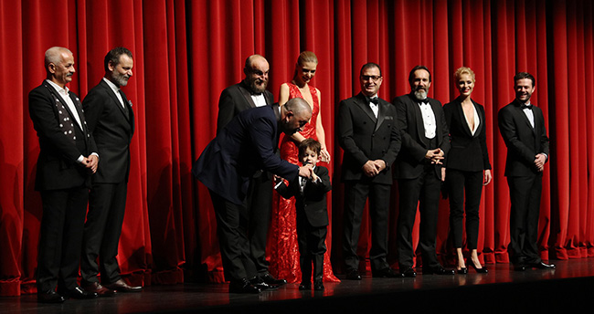 ali-baba-ve-7-cuceler-filminin-galasina-kucuk-cem-yilmaz-damgasini-vurdu-3