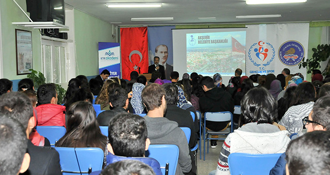 baskan-akkaya-universiteli-genclerle-bulustu-2