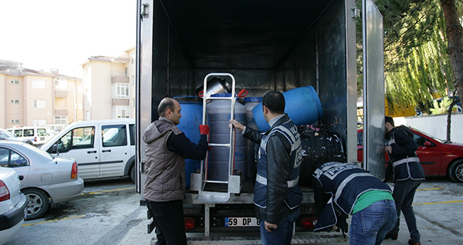 tekirdagda-5-bin-litre-sahte-icki-ele-gecirildi-2