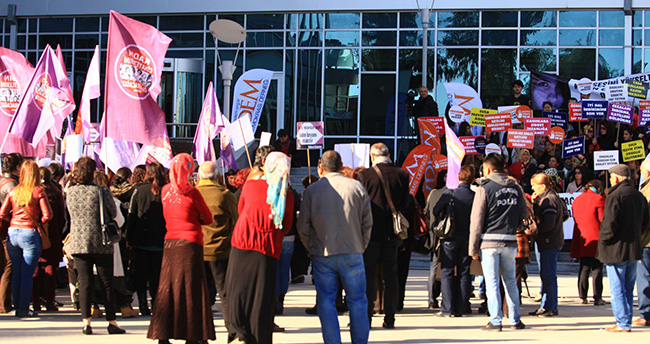 ozgecan-aslan-davasi-protestolarla-basladi-4