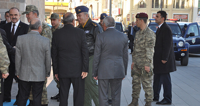 genelkurmay-baskani-orgeneral-akar-konyada-2