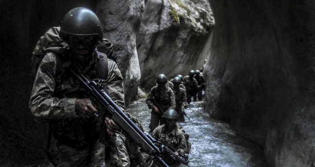 anadolu-ajansi-objektiflerinden-2015in-en-iyi-fotograflari-76