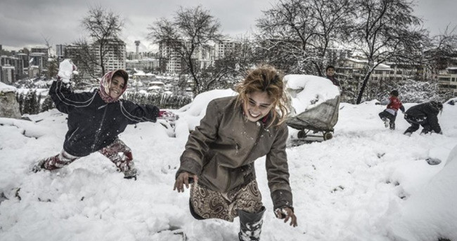 anadolu-ajansi-objektiflerinden-2015in-en-iyi-fotograflari-74
