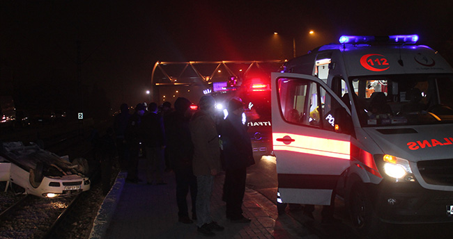tramvay-hattina-ucan-otomobilde-sikisti-2