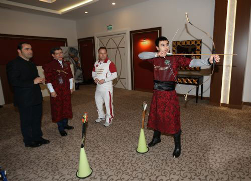 basbakan-davutoglu-ok-atti-4