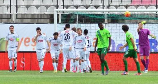 akhisar-belediyespor-konyaspor-0-2-2