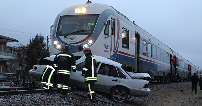 konyada-tren-otomobile-carpti-1-olu-4