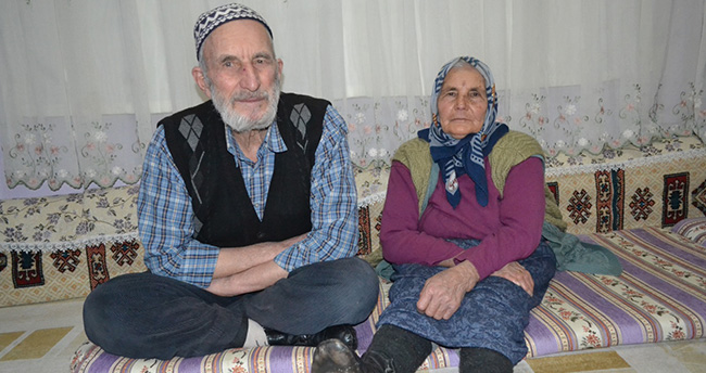 yasli-cift-olumden-dondu-3