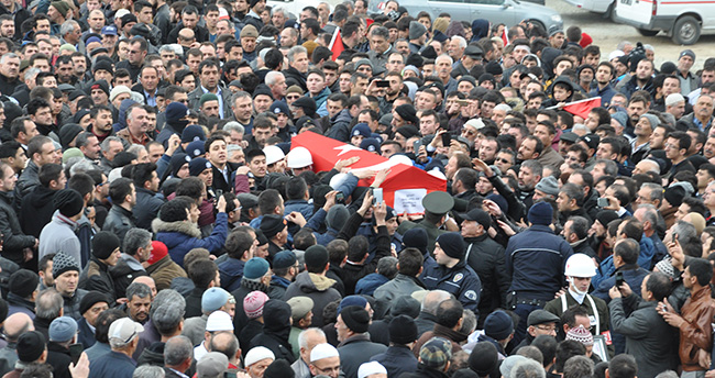 konya-sehidini-kalbine-gomdu-3