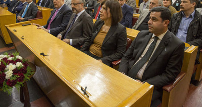 hdp-grup-toplantisinda-dikkat-ceken-ayrinti-2