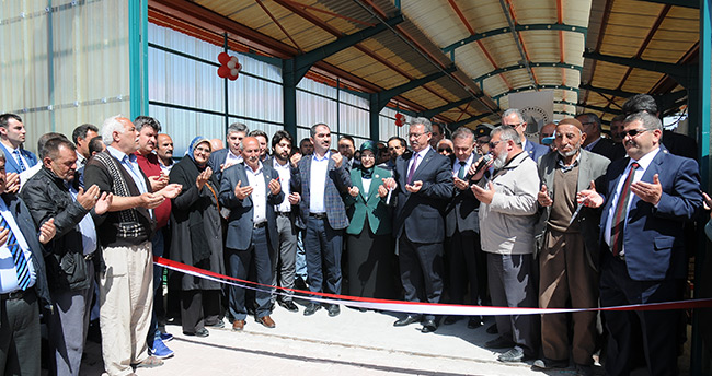 karatayda-uc-kapali-pazar-hizmete-girdi-2