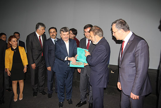 bakan-yilmaz-mevlana-muzesi-ve-bilim-merkezini-ziyaret-etti-3