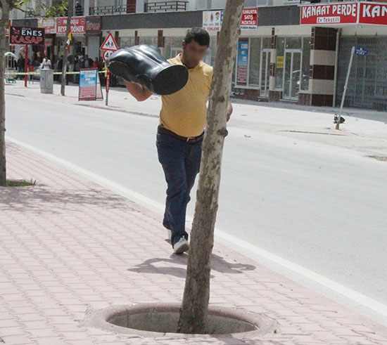 konyada-sok-olay-supheli-pakete-once-tas-atti-sonra-tekmeledi-1