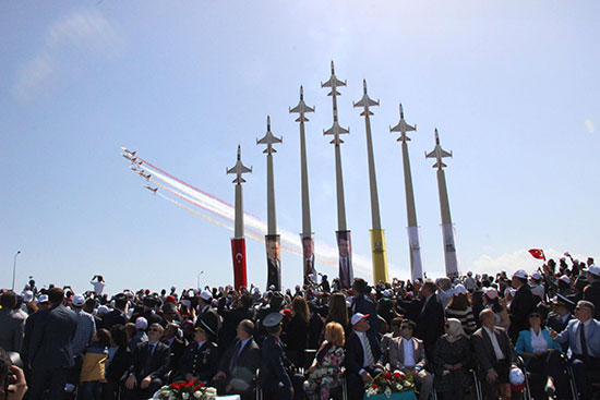 turk-yildizlarindan-konyada-nefes-kesen-gosteri-9