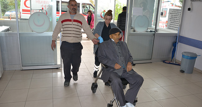 aksaray-konya-yolunda-otomobil-devrildi-4-yarali-2