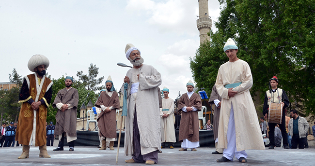 hz-mevlana-karamandan-konyaya-ugurlandi-2