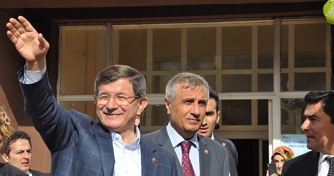basbakan-davutoglu-taskentte-vatandaslara-seslendi-3