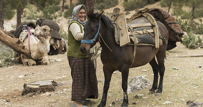 sarikecili-yoruklerinin-son-develi-konargocerleri-7