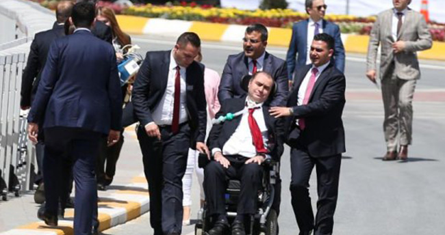 sumeyye-erdogan-selcuk-bayraktarin-dugununden-ilk-kareler-8