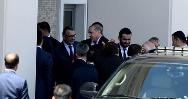 sumeyye-erdogan-selcuk-bayraktarin-dugununden-ilk-kareler-10