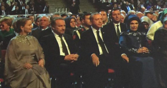 sumeyye-erdogan-selcuk-bayraktarin-dugununden-ilk-kareler-17