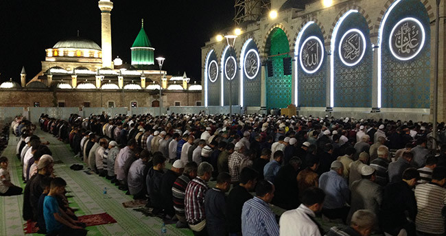 konyada-ilk-teravih-namazi-coskusu-2