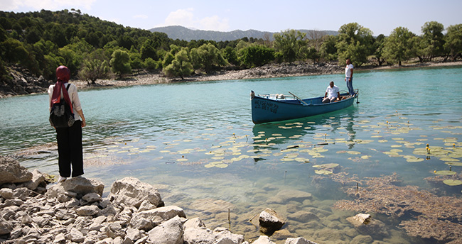 haciakif-adasi-ziyaretcilerin-ilgi-odagi-2