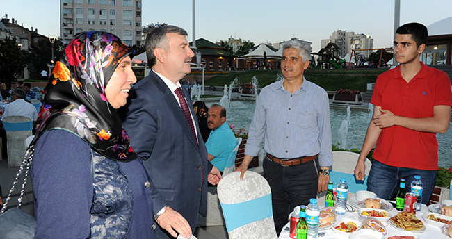 baskan-akyurekten-meclis-uyelerine-iftar-2
