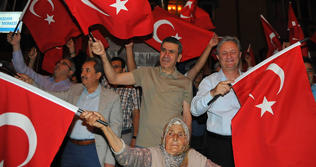 84-yasindaki-fatma-teyzenin-demokrasi-aski-3