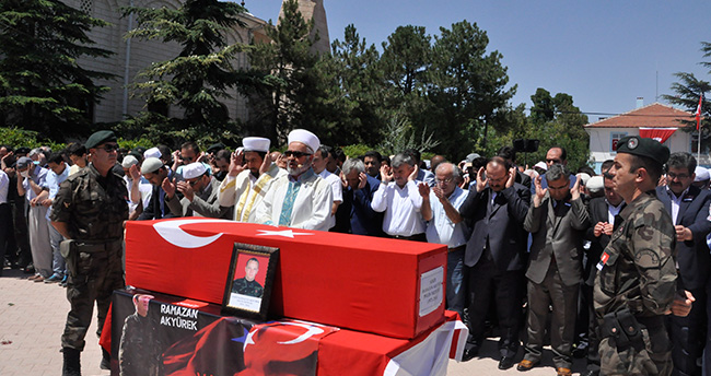 konya-sehidini-son-yolculuguna-ugurladi-4