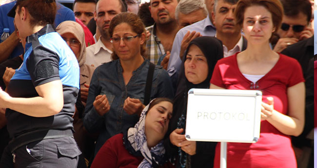 sehit-esi-ikisini-bir-koyun-ne-olur-benim-yavrum-korkar-2
