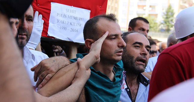 sehit-esi-ikisini-bir-koyun-ne-olur-benim-yavrum-korkar-3